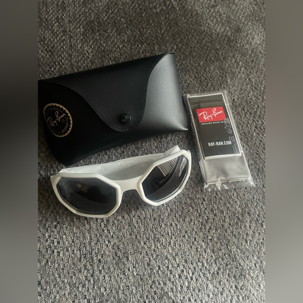 Ray-Ban Wrap
Sunglasses - Picture 2 of 11